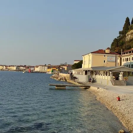 Apartma Erik Apartamento *