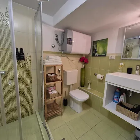 Apartma Erik Apartment *